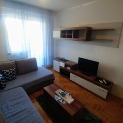 stan za dan u beogradu dvosobni apartmani beograd jedrenjak
